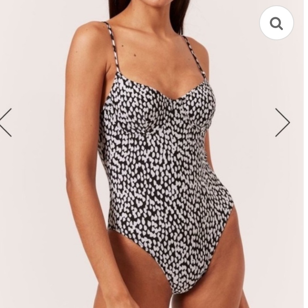 SOLID & STRIPED Swimsuit